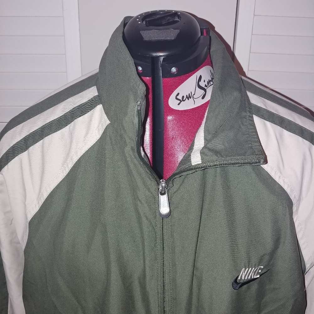 **SOLD** Nike Jacket - Picture 1 of 7